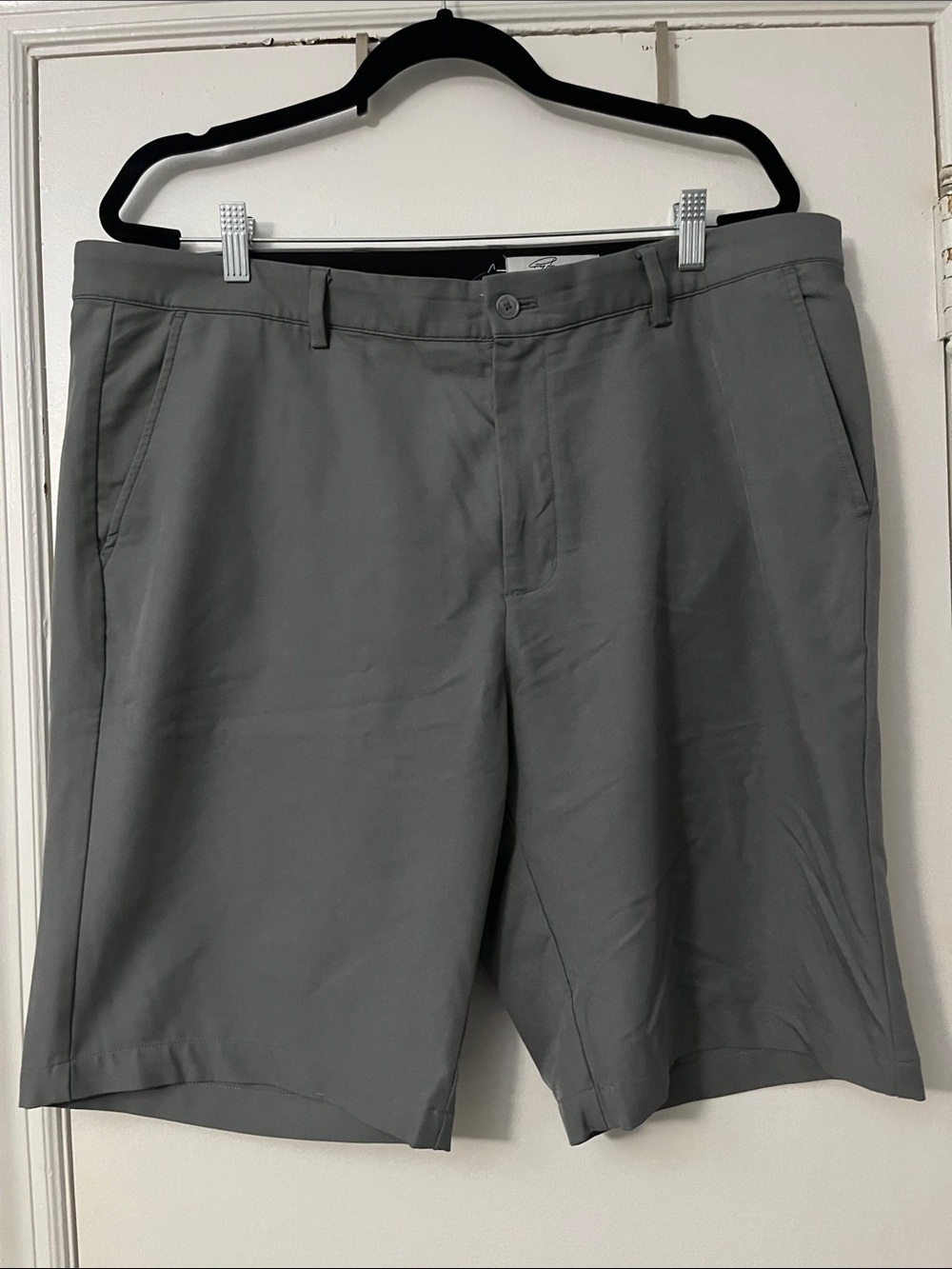 Greg Norman Golf Shorts in Gray